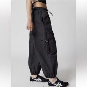 Urban Outfitters Womens Med Black Jana Harem Parachute Nylon Cargo Balloon Pants